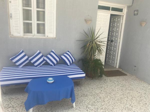 Na foto é possível ver o objeto Dar kouka localizado na cidade de Ad Duwayrāt.