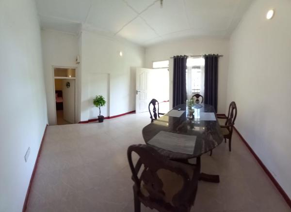 A la foto es mostra l'objecte Flat in Colombo situat a la ciutat de Arangala.