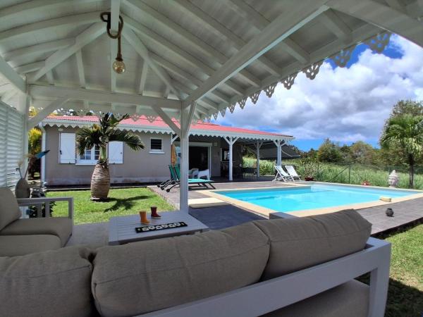 På billedet ses objektet Belle Villa 3 chambres piscine Rivière Salée beliggende i byen Sans Pareil.