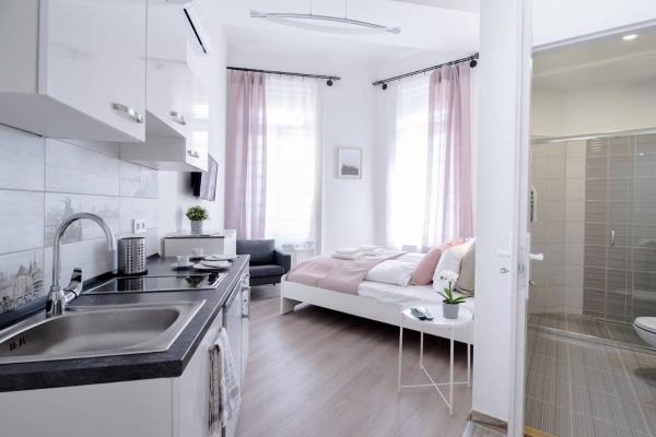 Studio at fantastic location with AC photo 2