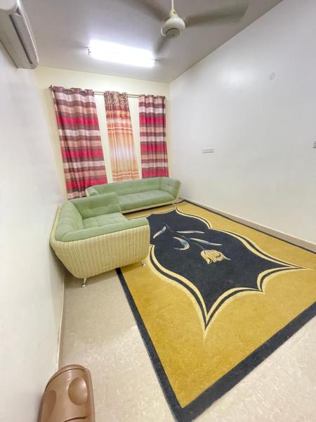 Na foto é possível ver o objeto مسقط شقة 3 غرف نوم localizado na cidade de Ḩalbān.