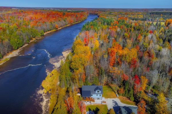 Nella foto è visibile l'oggetto The Kingfisher Lodge situato nella città di Cornell.