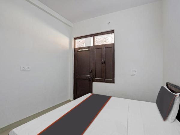 A la foto es mostra l'objecte SPOT ON Mt White House situat a la ciutat de Badarpur.
