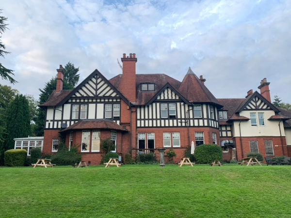 A la foto es mostra l'objecte OYO Dunmar House Hotel situat a la ciutat de Alloa.