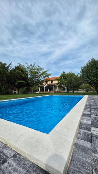 A la foto es mostra l'objecte Vacation Home Luke situat a la ciutat de Mostar.