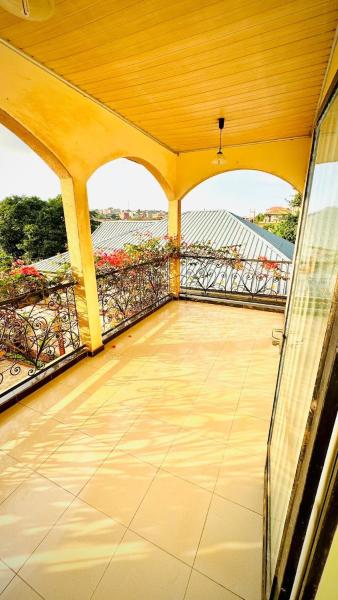 Foto 2: Spacious, modern Yaoundé villa