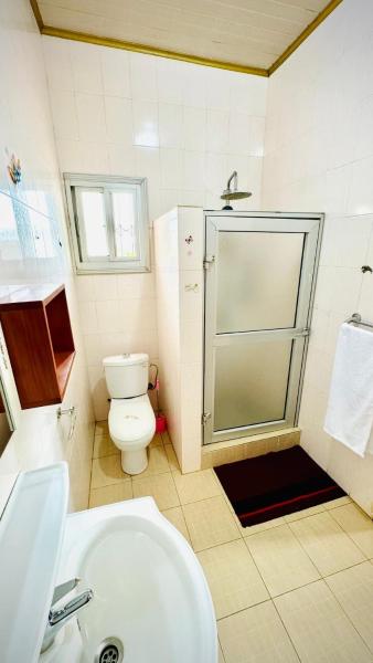 Foto 3: Spacious, modern Yaoundé villa