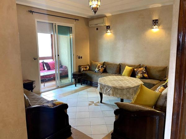写真にはベン・スリマン市にあるAppartement a louer a mansouria rico floresが写っています。