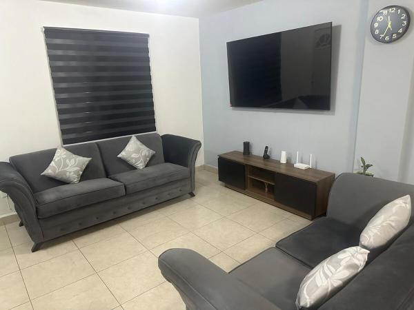 Na fotografii je vidět objekt AIFA Airport security-privacy-comfort nacházející se ve městě Bata.