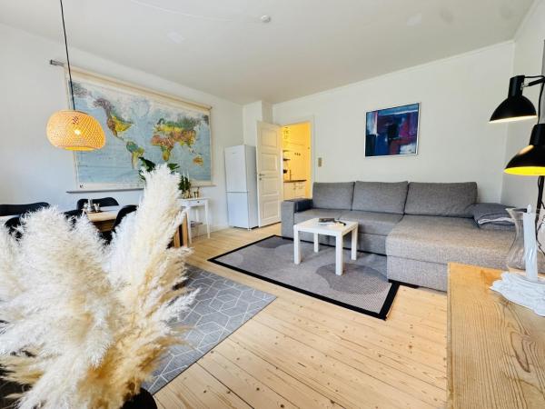 The photo shows the aday - cozy 1 bedroom apartament with free parking in Norresundby located in the city of Vadum.