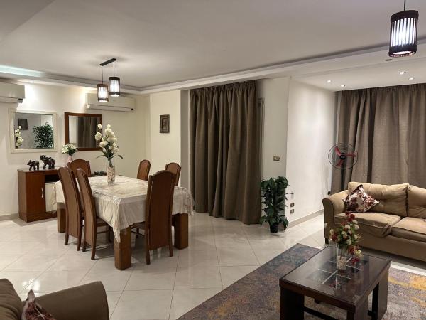 A la foto es mostra l'objecte Luxury Furnished Apartment situat a la ciutat de El Caire.