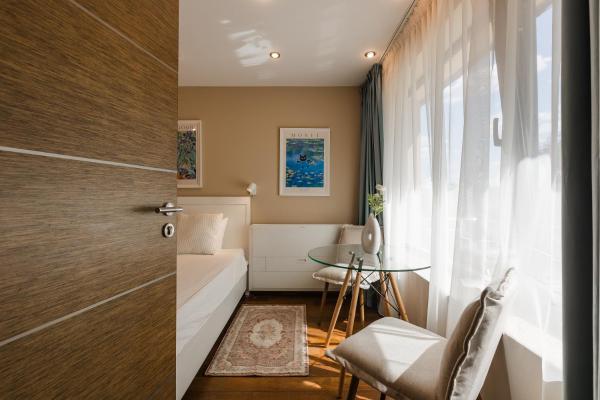 På billedet ses objektet #Tiny Apartment with Terrace beliggende i byen Timişoara.