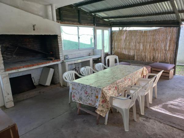 The photo shows the Casa para 11 a metros del mar - Terraza con vista al mar!! - Se reserva con seña located in the city of San Luis.