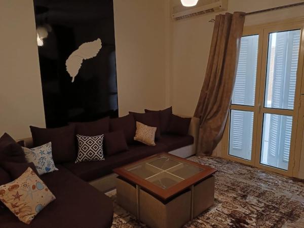 A la foto es mostra l'objecte ستوديو فاخر مفروش للايجار situat a la ciutat de El Caire.