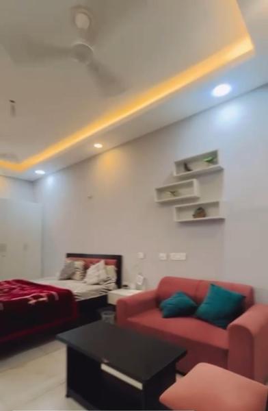 A la foto es mostra l'objecte Northeye studio situat a la ciutat de Noida.
