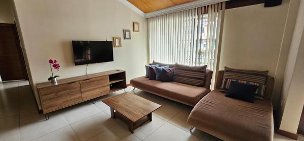 Na foto é possível ver o objeto Altamira Apart Suites localizado na cidade de Quito.