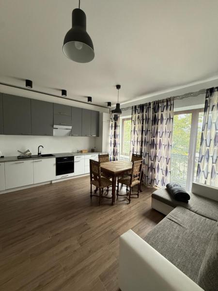 Na zdjęciu widoczny jest obiekt Apartamenty na Maja - 3 położony w mieście Chlebów.