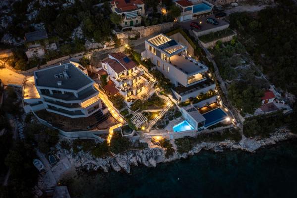 照片显示了位于Vinišće市的Seaside luxury villa with a swimming pool Cove Ljubljeva, Trogir - 19258物件。