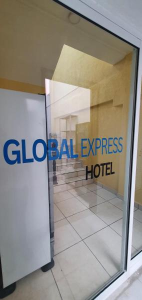 A la foto es mostra l'objecte Global Express Cruz Blanco situat a la ciutat de Escárcega.