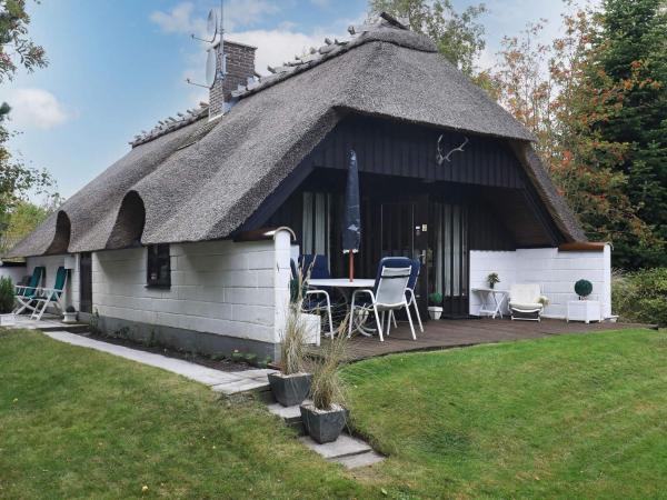 På billedet ses objektet Cozy Cottage near Lagoon - By Traum Ferienwohnungen beliggende i byen Hals.