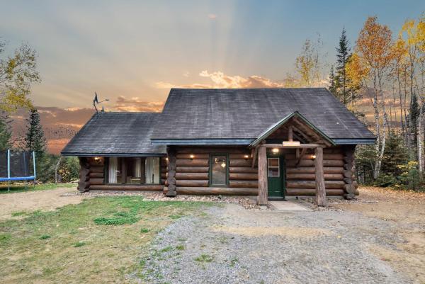 Rustic Log Chalet in Nature - Chalet Le Melisse
