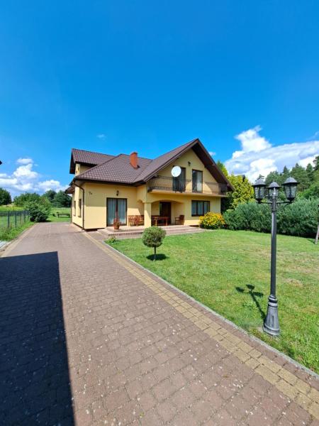 A la foto es mostra l'objecte Agroturystyka Pod Płaczącym Kamieniem situat a la ciutat de Józefów.