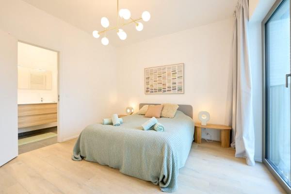 På bildet vises objektet Brand New & Modern 1 Bedroom Apt som ligger i byen Brussel.