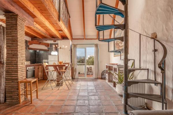 A la foto es mostra l'objecte Rustico C situat a la ciutat de Tarifa.