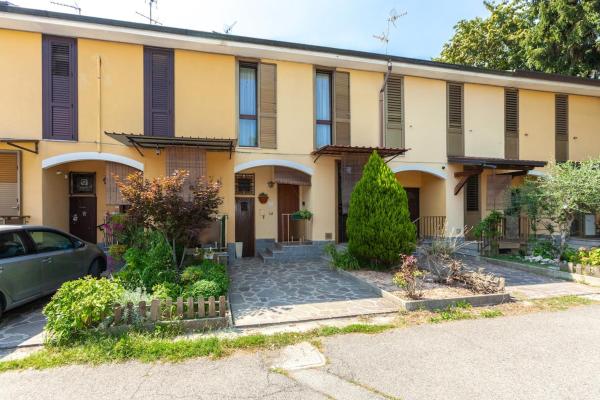 Bright Villa With Balcony And Jacuzzi, Milan Area - Saronno