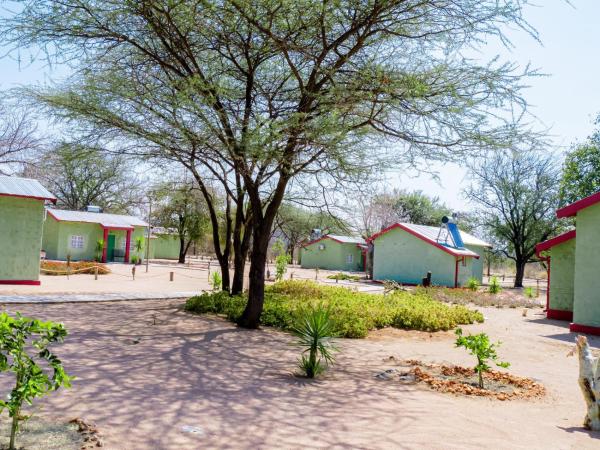 Na fotografii je vidět objekt Abenab Lodge & Tours cc nacházející se ve městě Grootfontein.