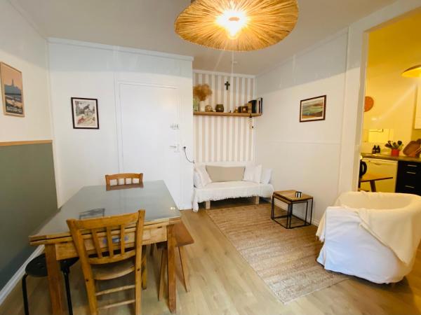 照片显示了位于Le Croisic市的Appartement 2 pièces centre historique du Croisic物件。