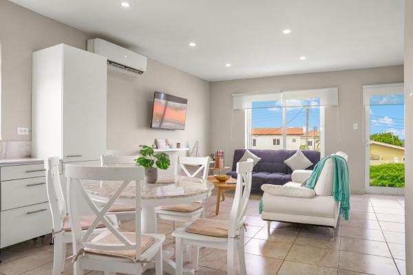 The photo shows the New, cozy & close to everything located in the city of Cunucu Abao.