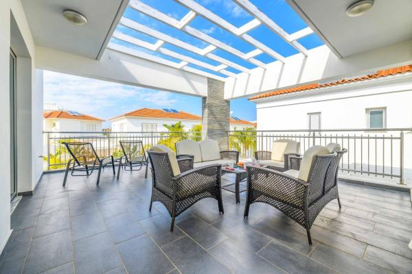 A la foto es mostra l'objecte Blue Pelagos Villa situat a la ciutat de Protaras.