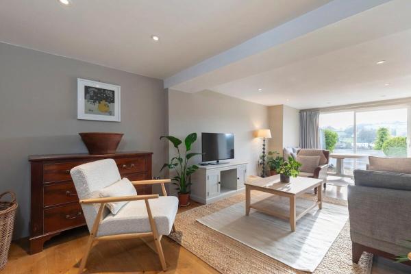 Cotswold Hillside Retreat With Stunning Views - Nailsworth