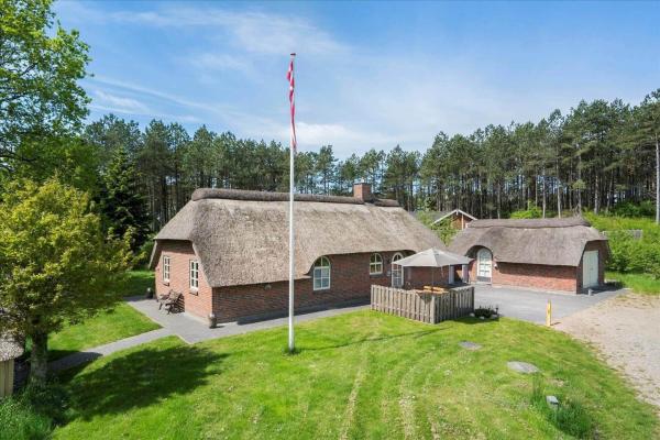 A la foto es mostra l'objecte 0329-Romo-Langdalsvej-42 situat a la ciutat de Vesterhede.