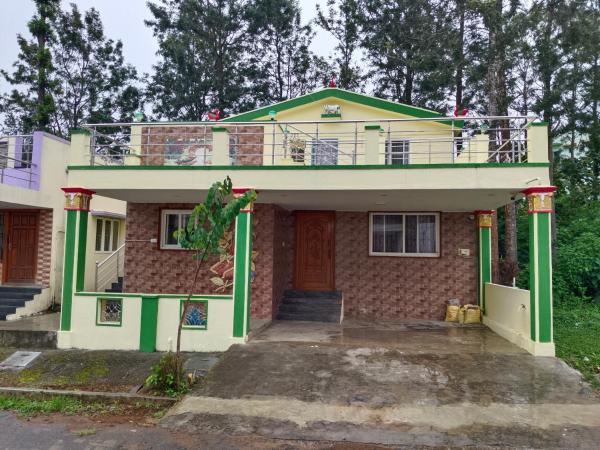 A la foto es mostra l'objecte Yal Homestay situat a la ciutat de Yercaud.