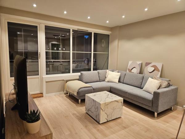 På bildet vises objektet Stylish and cozy apartment som ligger i byen Alnabru.