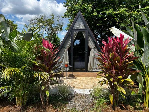 Na fotografii je vidět objekt Tilawa La Fortuna Glamping nacházející se ve městě Ángeles.