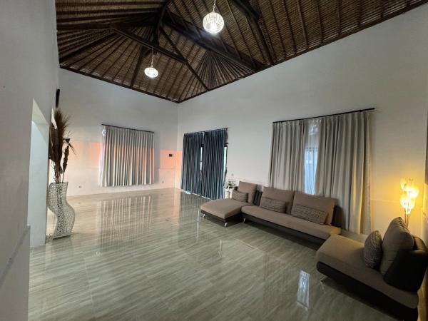 La photo montre l'objet Sasak House Private Beachfront Home situé dans la ville de Lembar.