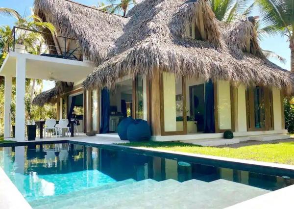 Na foto é possível ver o objeto Beautiful Caribbean Villa Coson Beach localizado na cidade de Las Terrenas.