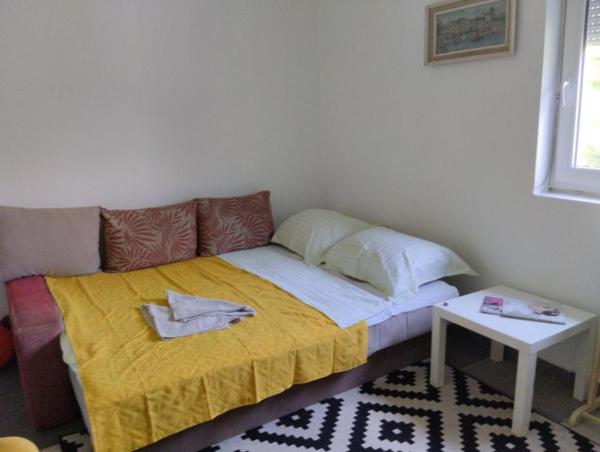 照片显示了位于Slanci市的Summer house in Belgrade物件。