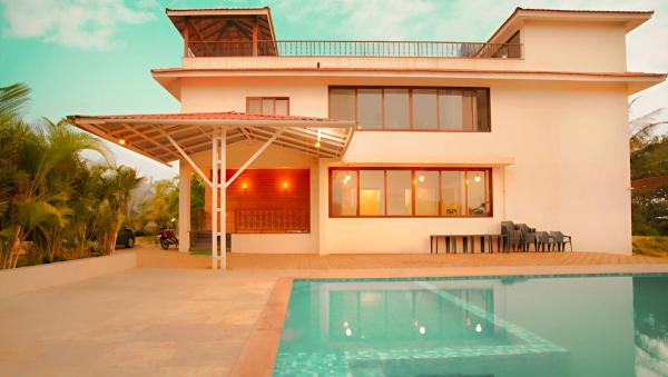A la foto es mostra l'objecte Luxury Seaside 8bhk Beach Villa Alibaug situat a la ciutat de Borlai.
