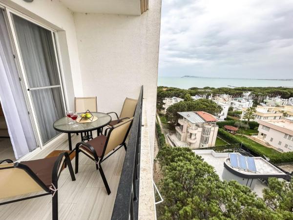 A la foto es mostra l'objecte Vista Blu Luxury Apartments situat a la ciutat de Golem.