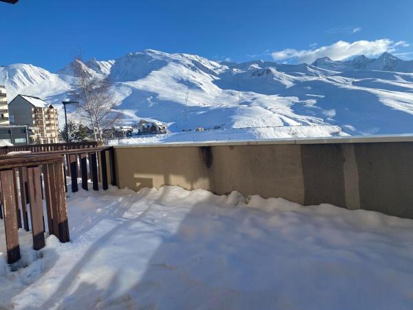 Na fotografii je vidět objekt Appartement T2 vue sur Pyrénées nacházející se ve městě Germ.