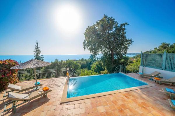 Nella foto è visibile l'oggetto Villa Leanda by Villa Plus situato nella città di Lourdata.