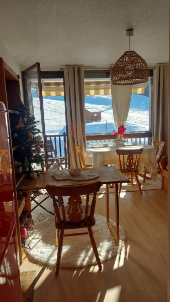 A la foto es mostra l'objecte Savoie Les Aillons Margeriaz situat a la ciutat de École.