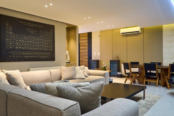 På billedet ses objektet Luxury Duplex rooftop in Abdoun beliggende i byen Amman.
