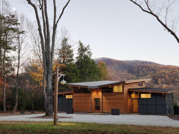 Piedmont Grove - Wintergreen, VA