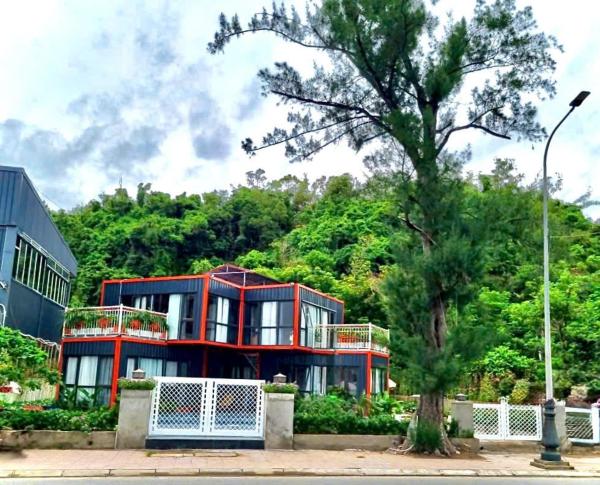 Nella foto è visibile l'oggetto Sea la vie - Do Son Beach Homestay situato nella città di Ðố Sơn.