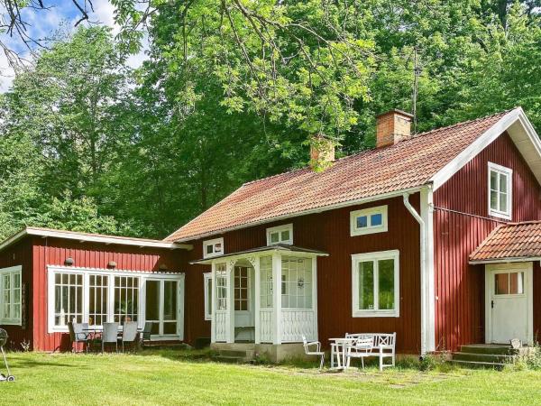 Na zdjęciu widoczny jest obiekt 6 person holiday home in ÖVERUM-By Traum położony w mieście Rumma.